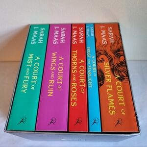 A Court of Thorns and Roses Paperback Box Set